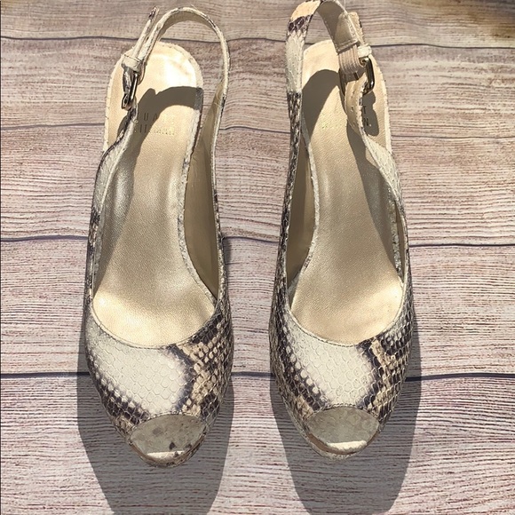 Stuart Weitzman Snake Print Wedge Heels 5M #9 - Picture 2 of 6